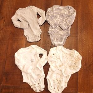 ⭐Carters baby long-sleeve bodysuits onsies Set of four⭐
